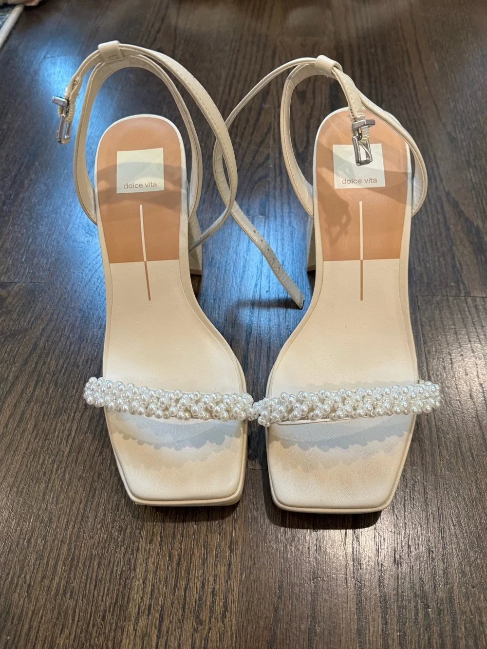 Dolce Vita elegant ivory